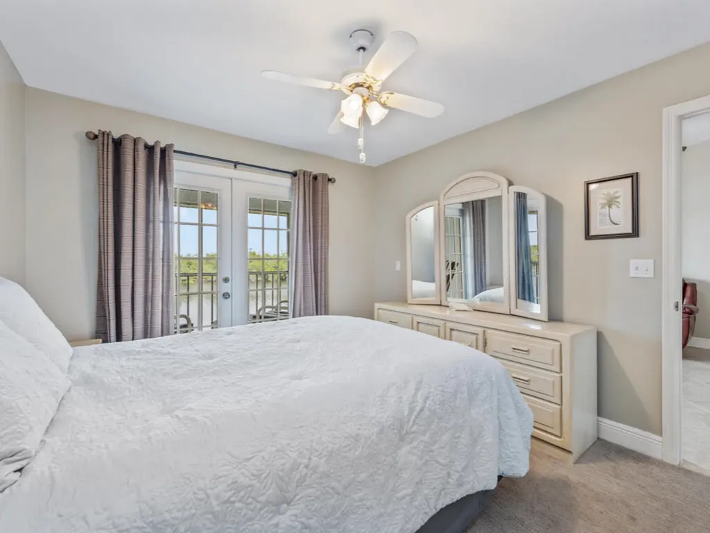 1315 Mainsail Drive Naples FL 34114