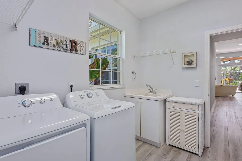 8556 Pepper Tree Way Naples FL 34114