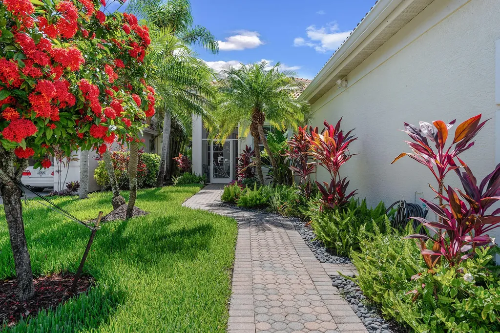 8556 Pepper Tree Way Naples FL 34114