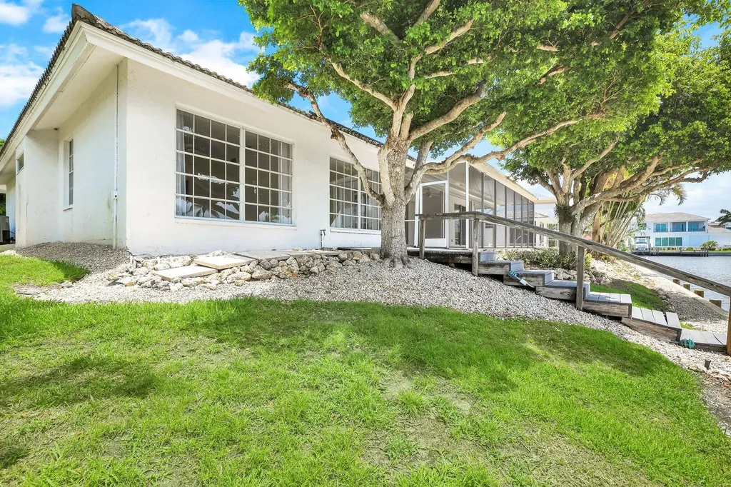 1895 Woodbine Court Marco Island FL 34145