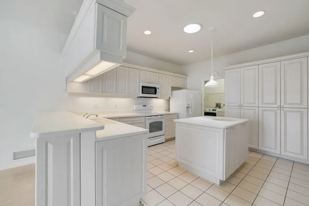 1895 Woodbine Court Marco Island FL 34145