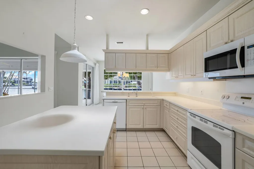 1895 Woodbine Court Marco Island FL 34145