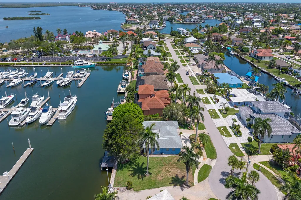 843 Buttonwood Court Marco Island FL 34145