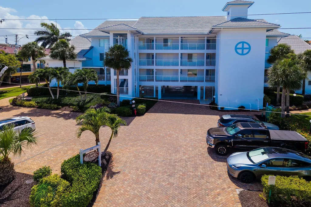 919 Huron Court Marco Island FL 34145