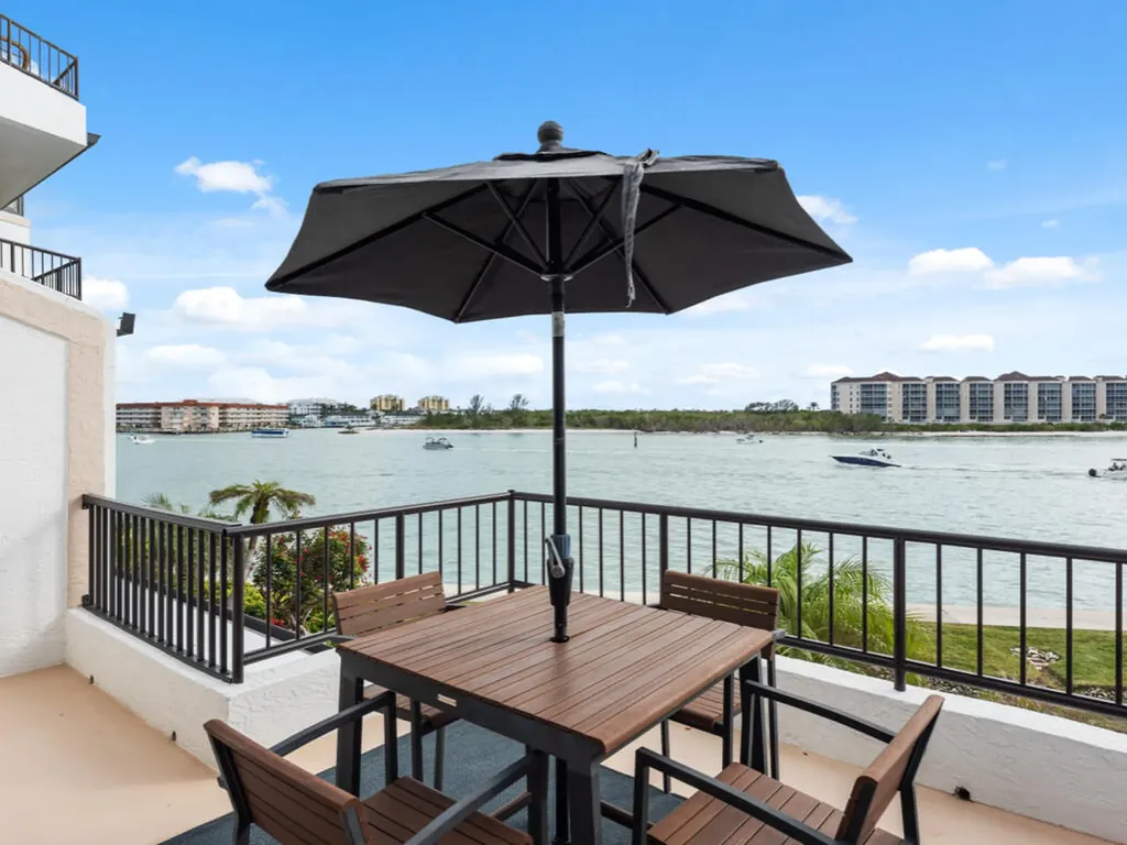 110 La Peninsula Naples FL 34113