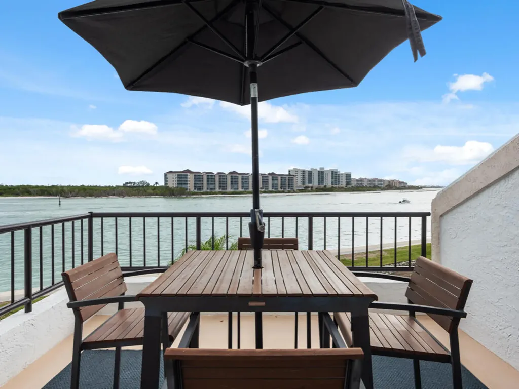 110 La Peninsula Naples FL 34113