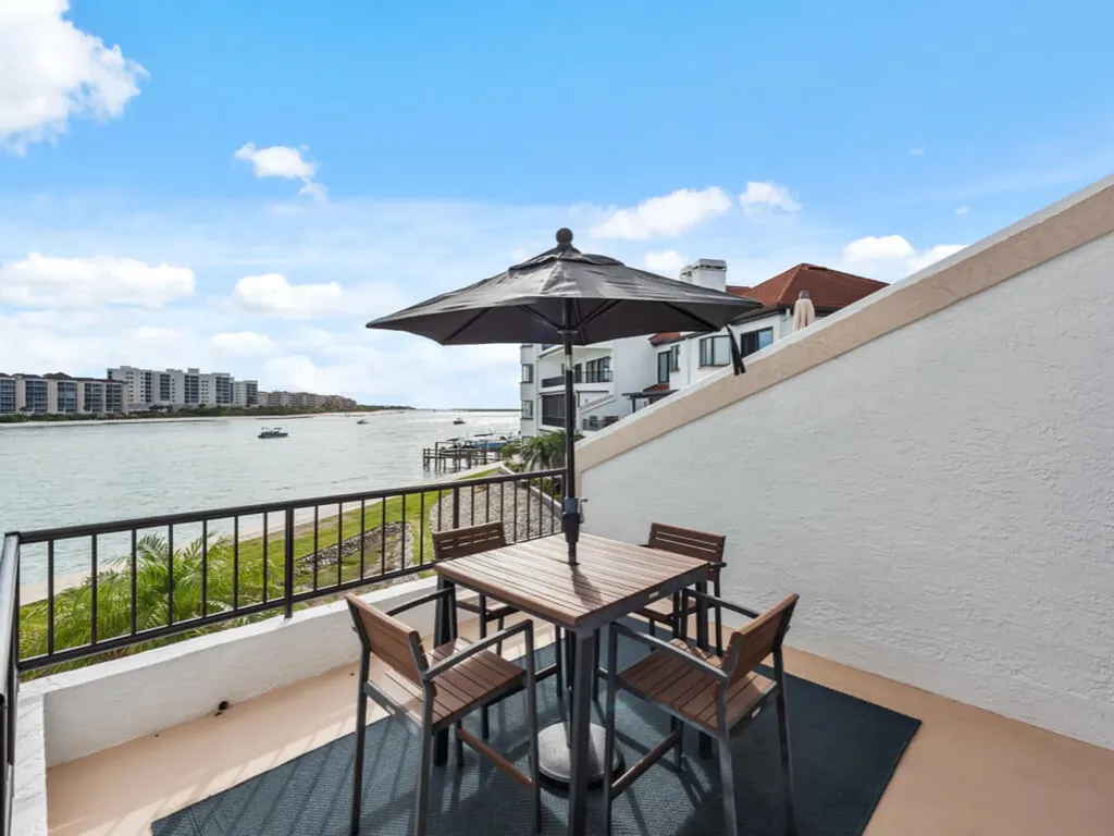 110 La Peninsula Naples FL 34113