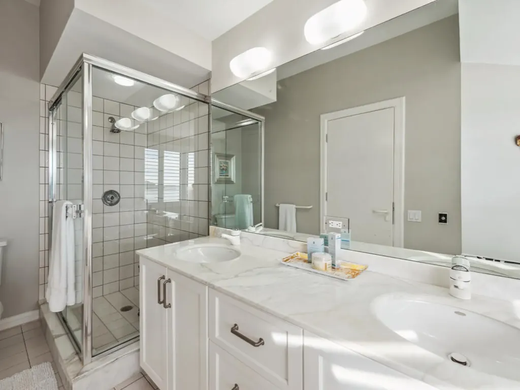 110 La Peninsula Naples FL 34113