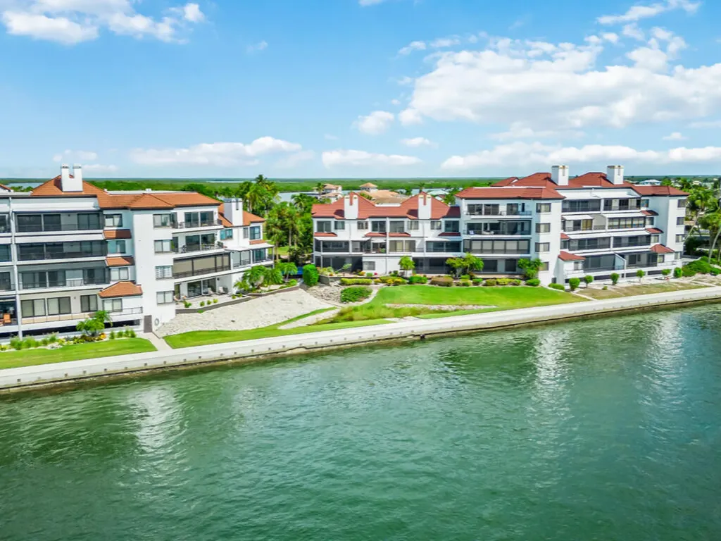 110 La Peninsula Naples FL 34113