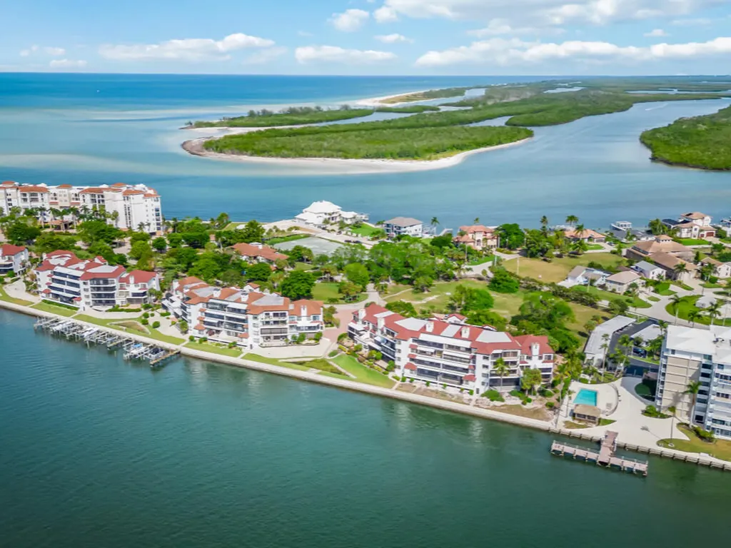 110 La Peninsula Naples FL 34113