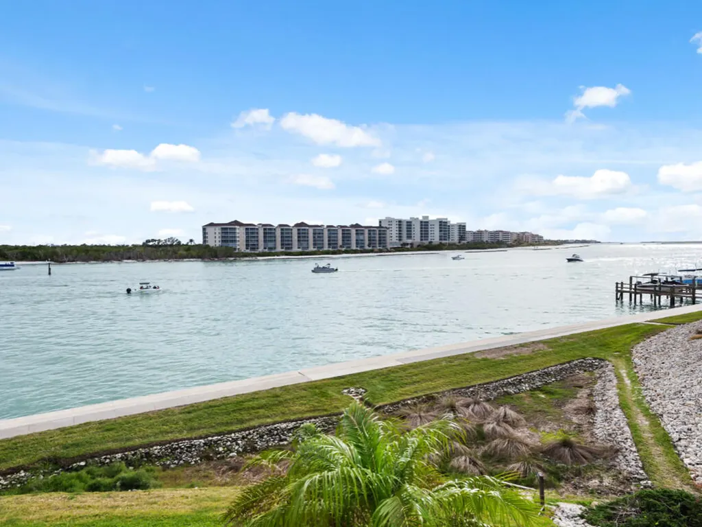 110 La Peninsula Naples FL 34113