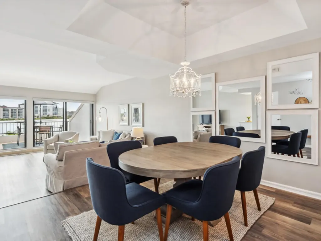 110 La Peninsula Naples FL 34113