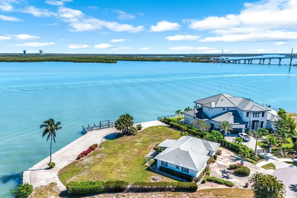 980 Iris Court Marco Island FL 34145