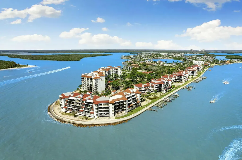 502 La Peninsula Boulevard Naples FL 34113