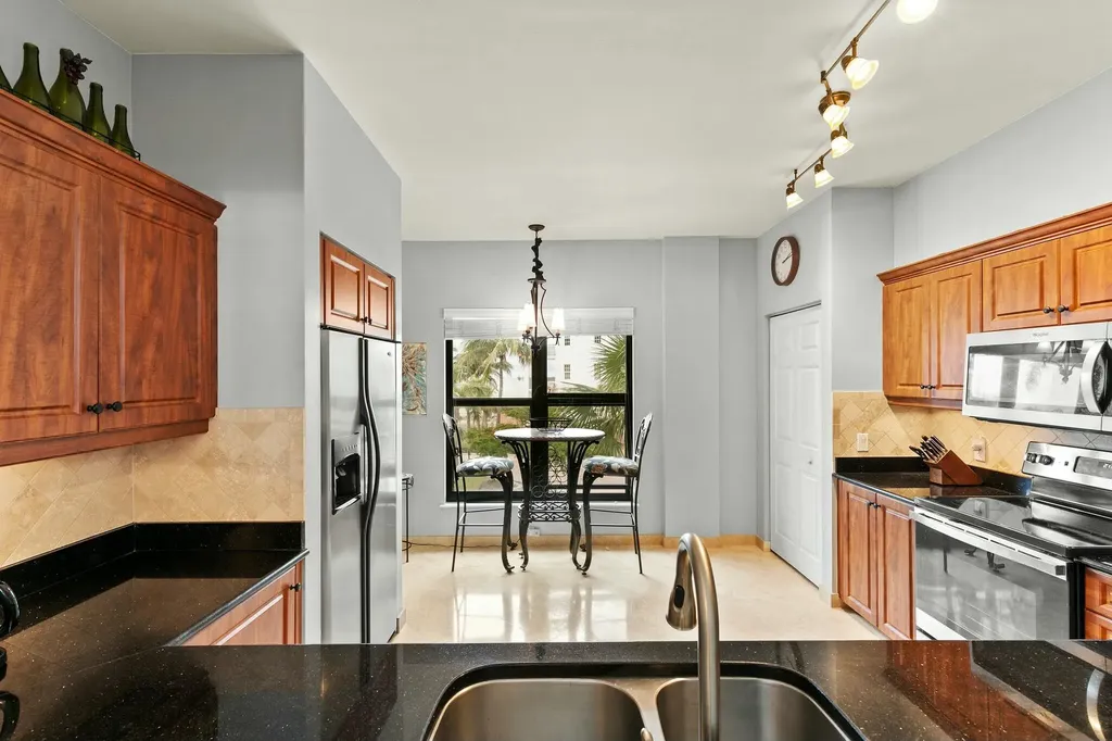 502 La Peninsula Boulevard Naples FL 34113