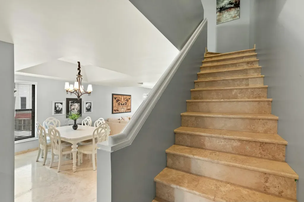 502 La Peninsula Boulevard Naples FL 34113