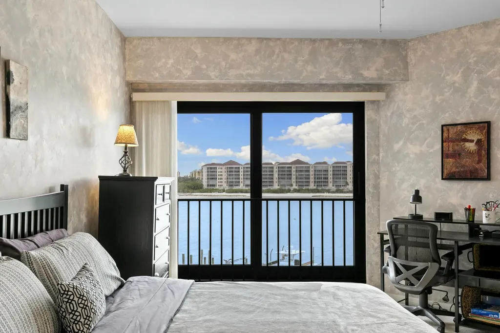 502 La Peninsula Boulevard Naples FL 34113