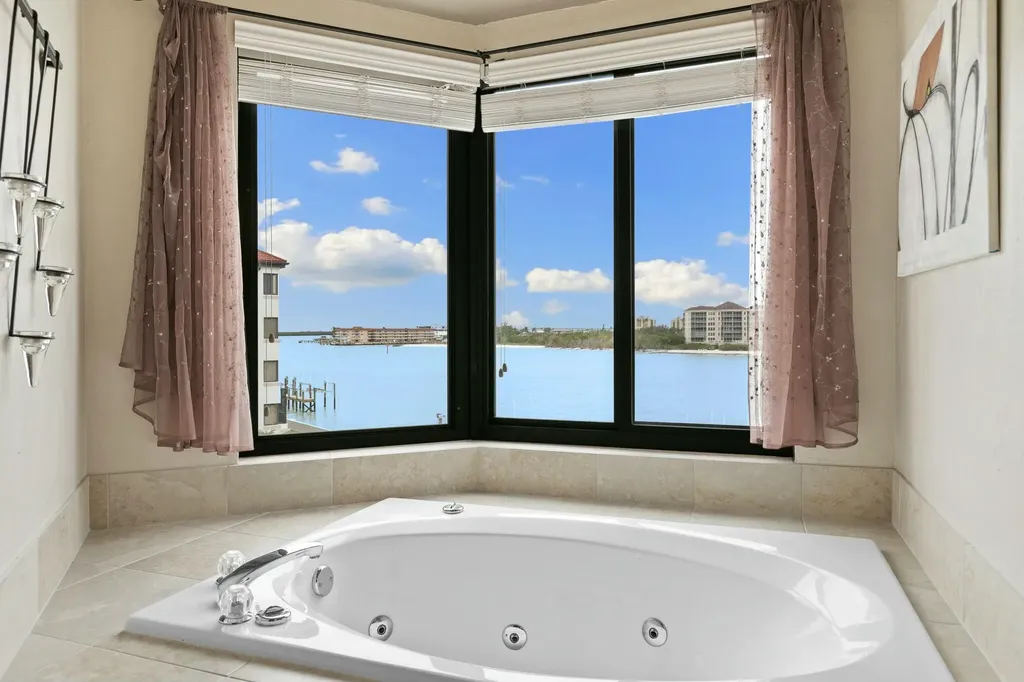 502 La Peninsula Boulevard Naples FL 34113