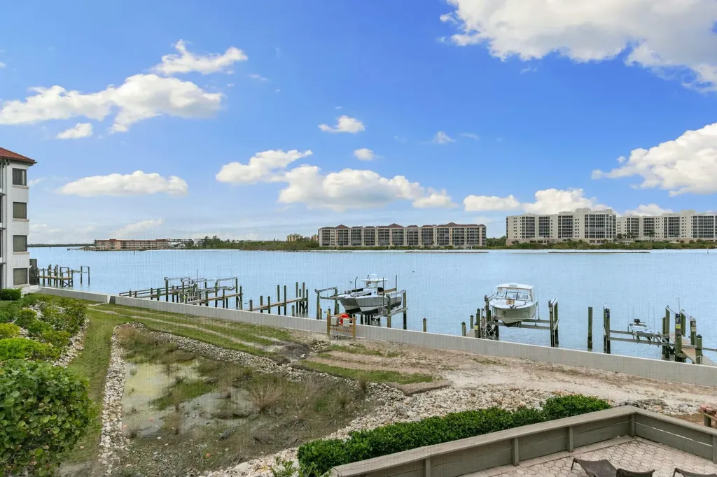 502 La Peninsula Boulevard Naples FL 34113