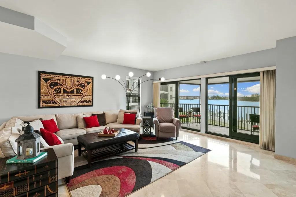 502 La Peninsula Boulevard Naples FL 34113