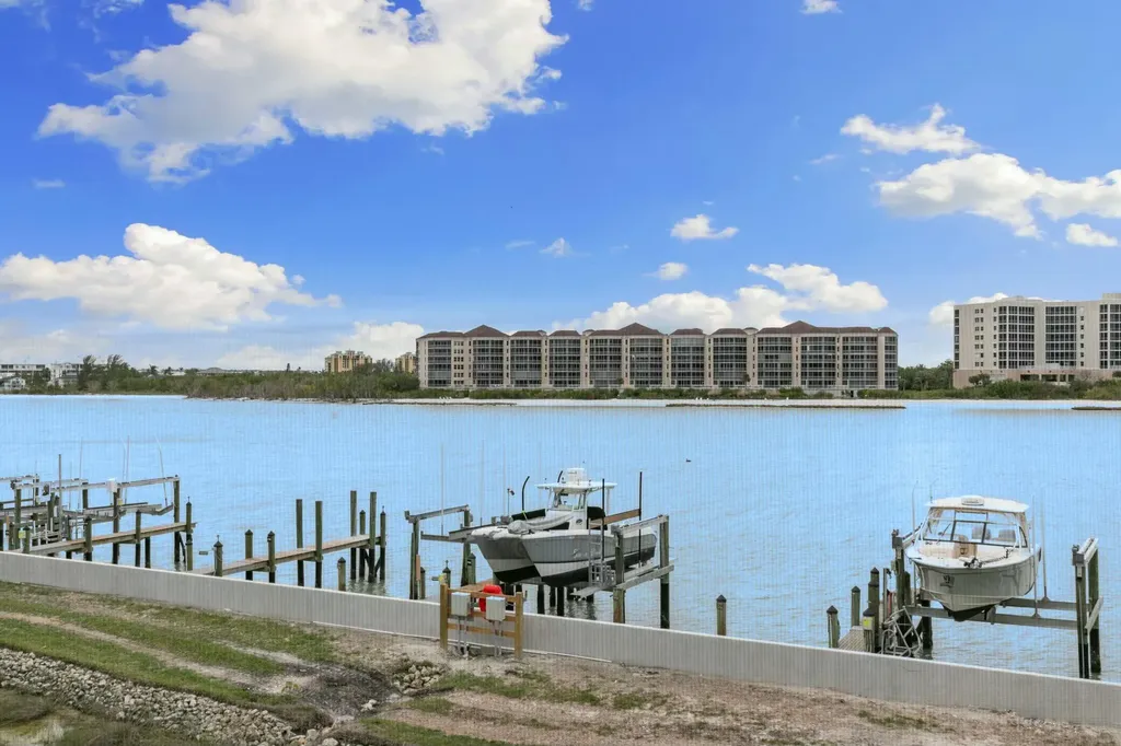 502 La Peninsula Boulevard Naples FL 34113