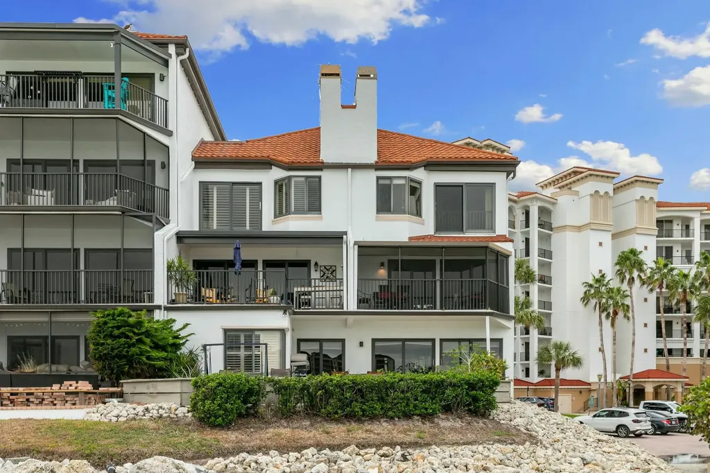 502 La Peninsula Boulevard Naples FL 34113