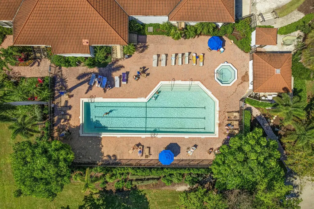 502 La Peninsula Boulevard Naples FL 34113