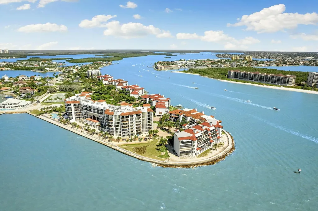 502 La Peninsula Boulevard Naples FL 34113