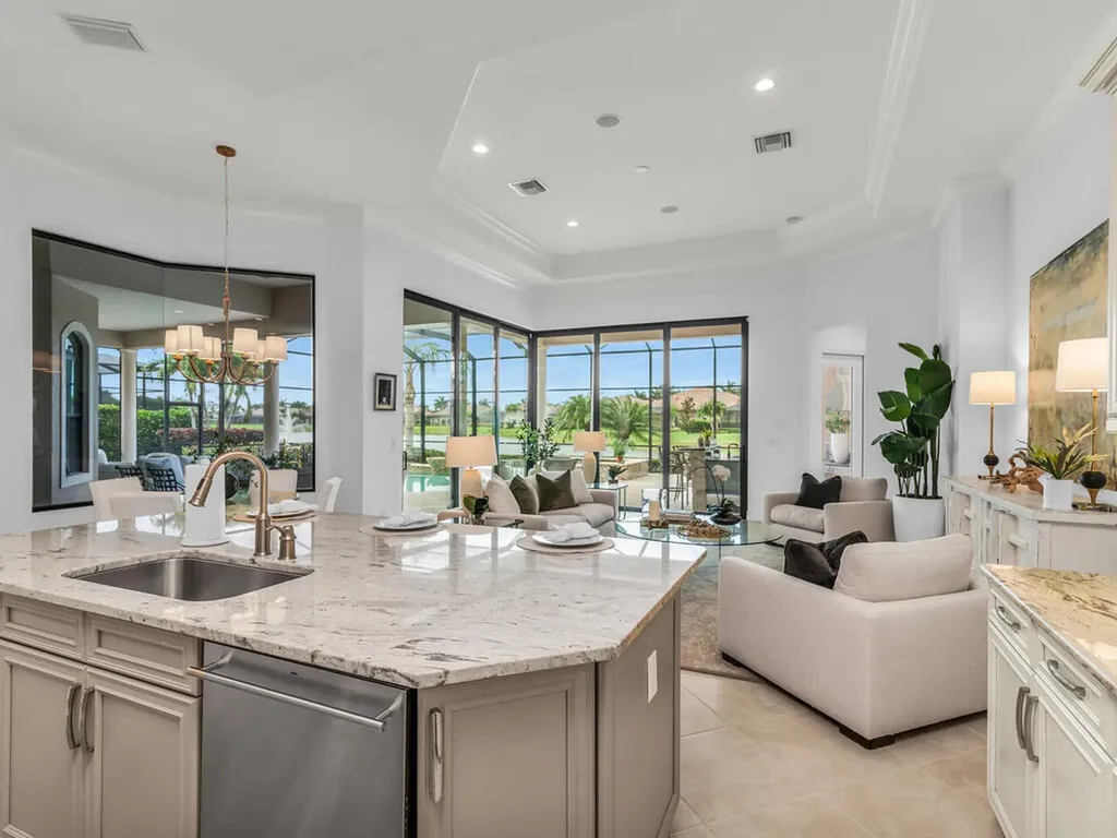 6564 Costa Circle Naples FL 34113