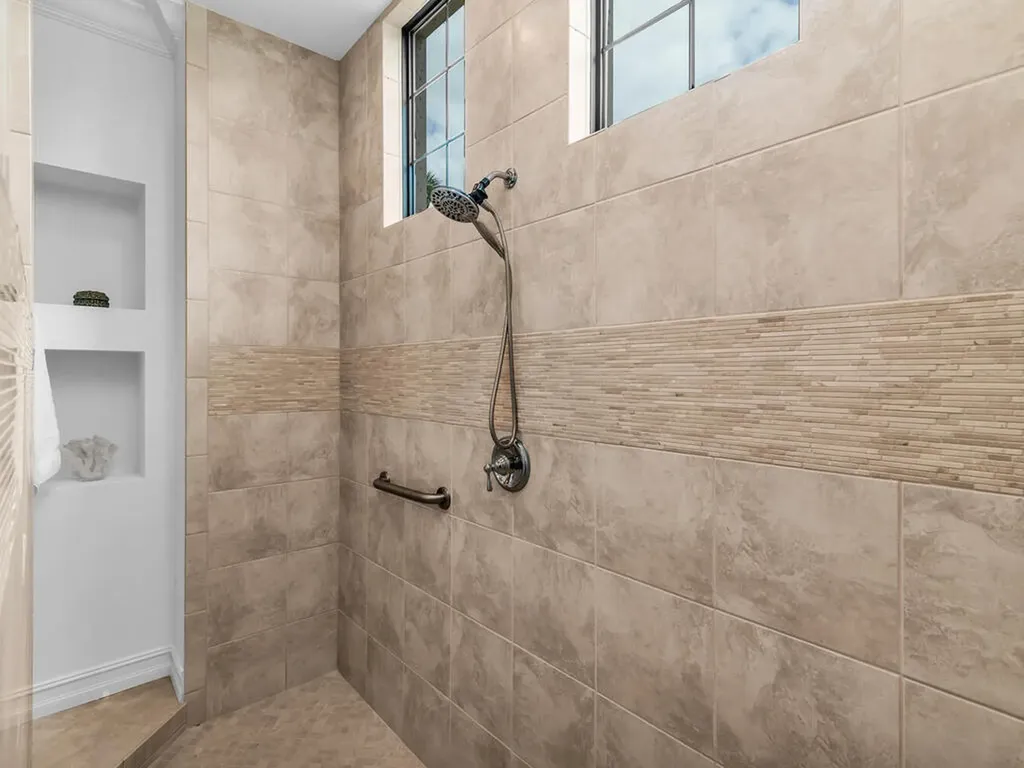 6564 Costa Circle Naples FL 34113