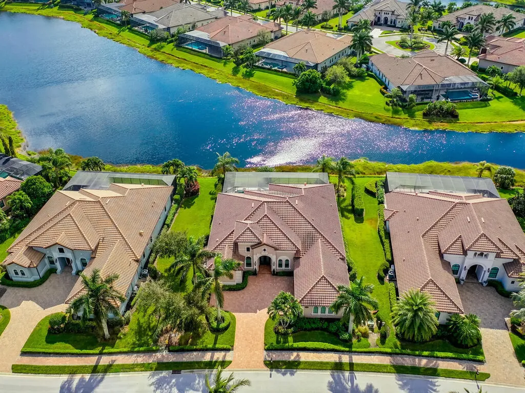 6564 Costa Circle Naples FL 34113