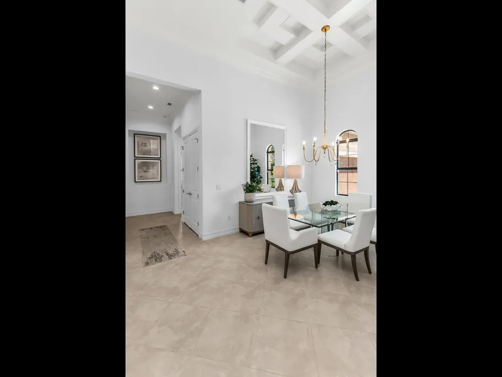 6564 Costa Circle Naples FL 34113