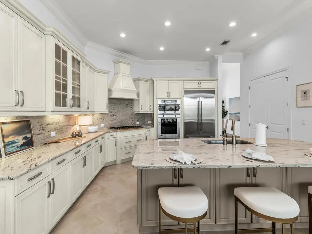 6564 Costa Circle Naples FL 34113