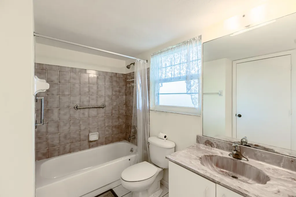 129 S Collier Marco Island FL 34145