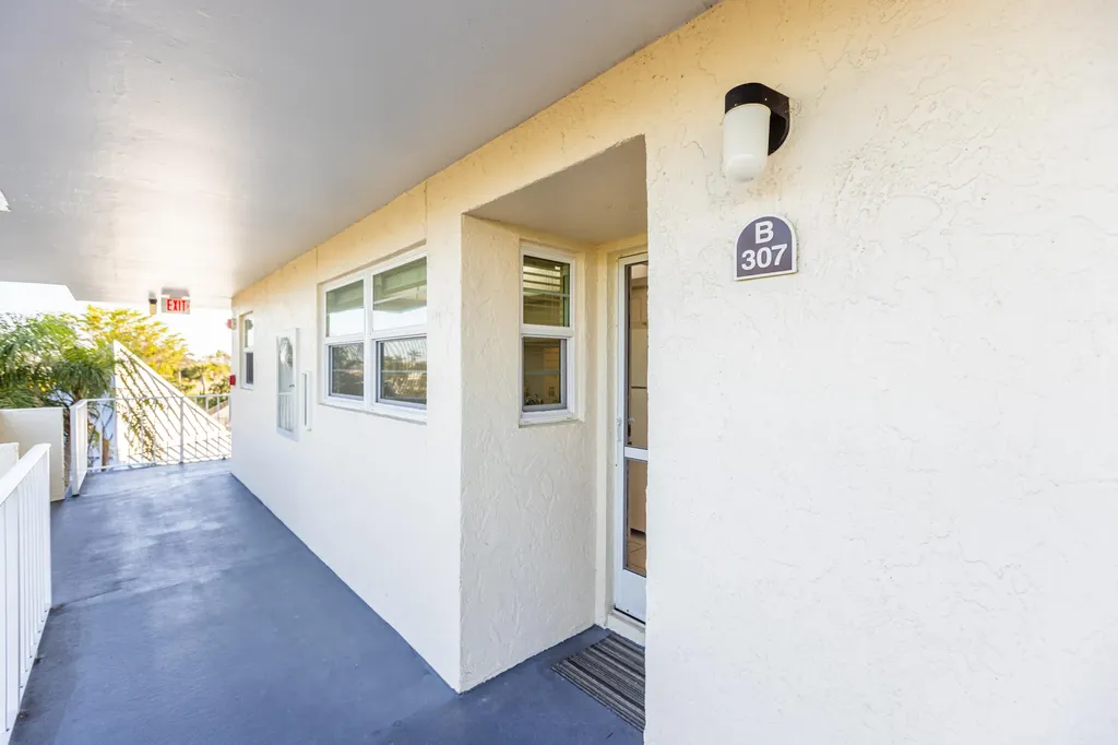 129 S Collier Marco Island FL 34145