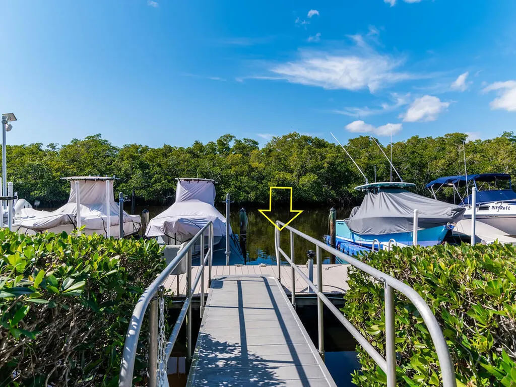 206 Newport Drive Naples FL 34114