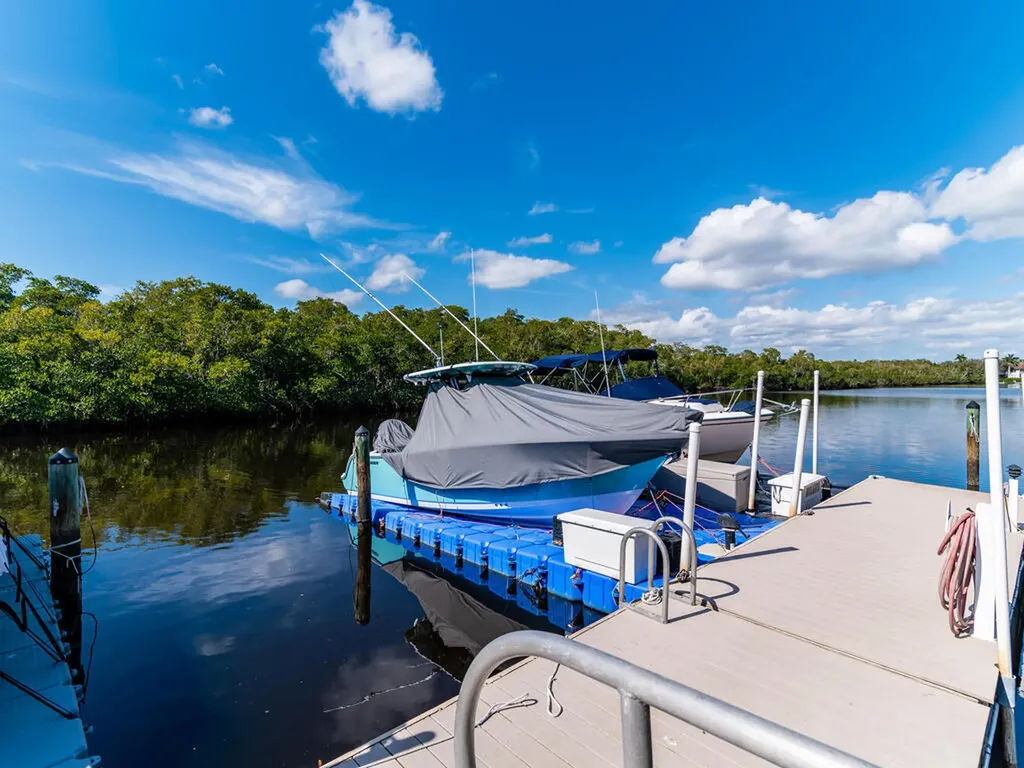 206 Newport Drive Naples FL 34114