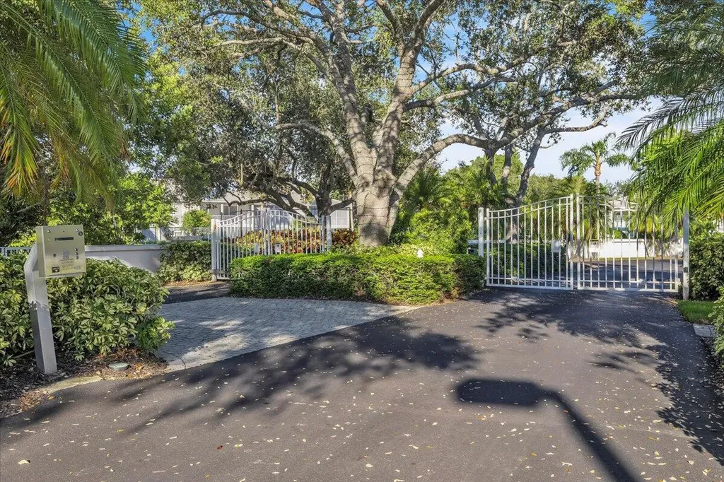 8161 Twelve Oaks Naples FL 34113