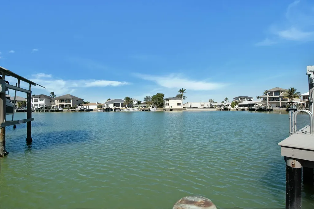 105 Jamaica Drive Naples FL 34113