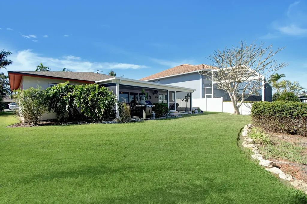 105 Jamaica Drive Naples FL 34113