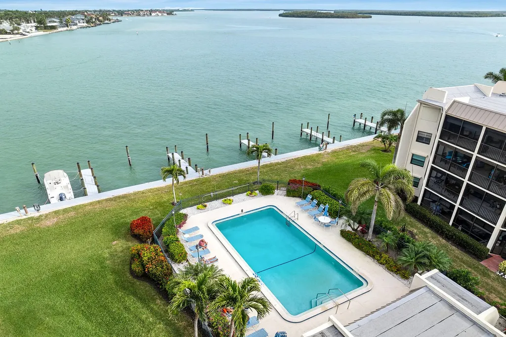 933 Collier Court Marco Island FL 34145