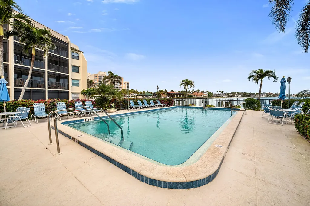 933 Collier Court Marco Island FL 34145