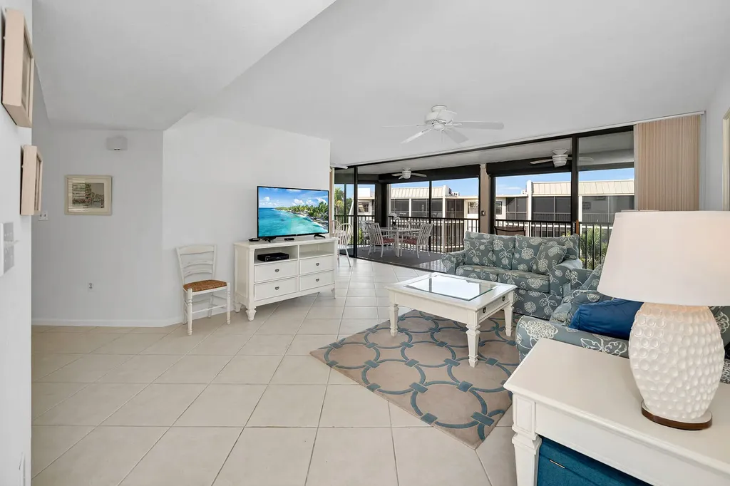 933 Collier Court Marco Island FL 34145