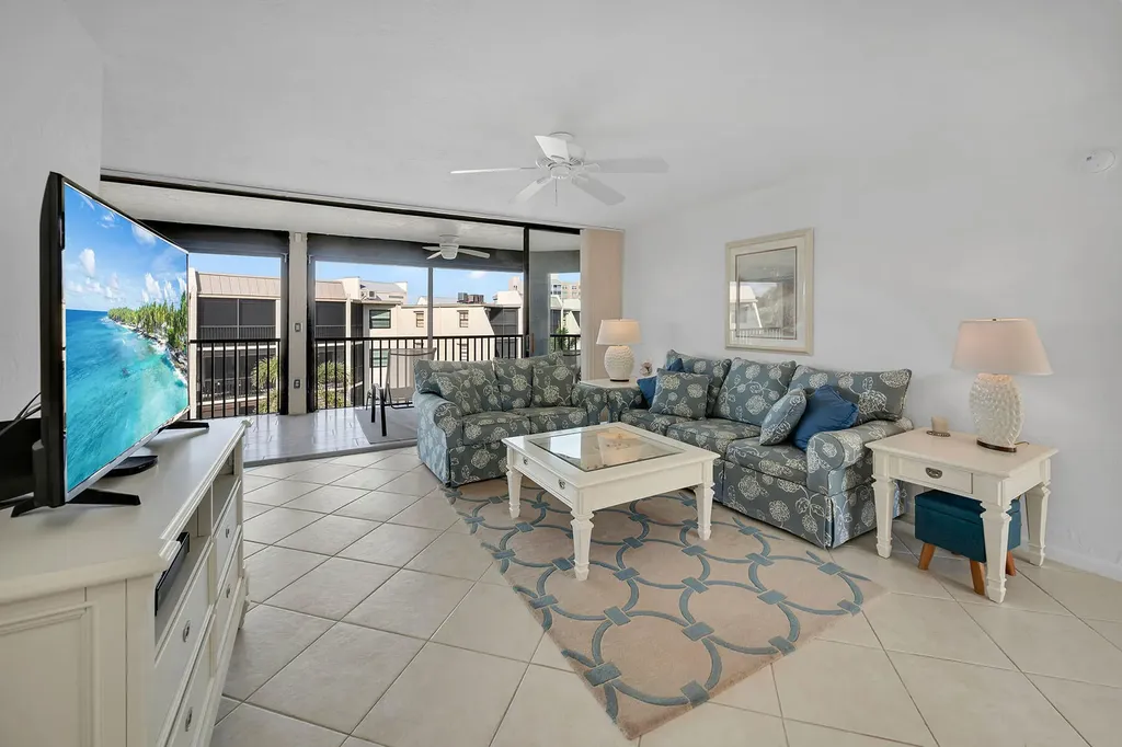 933 Collier Court Marco Island FL 34145