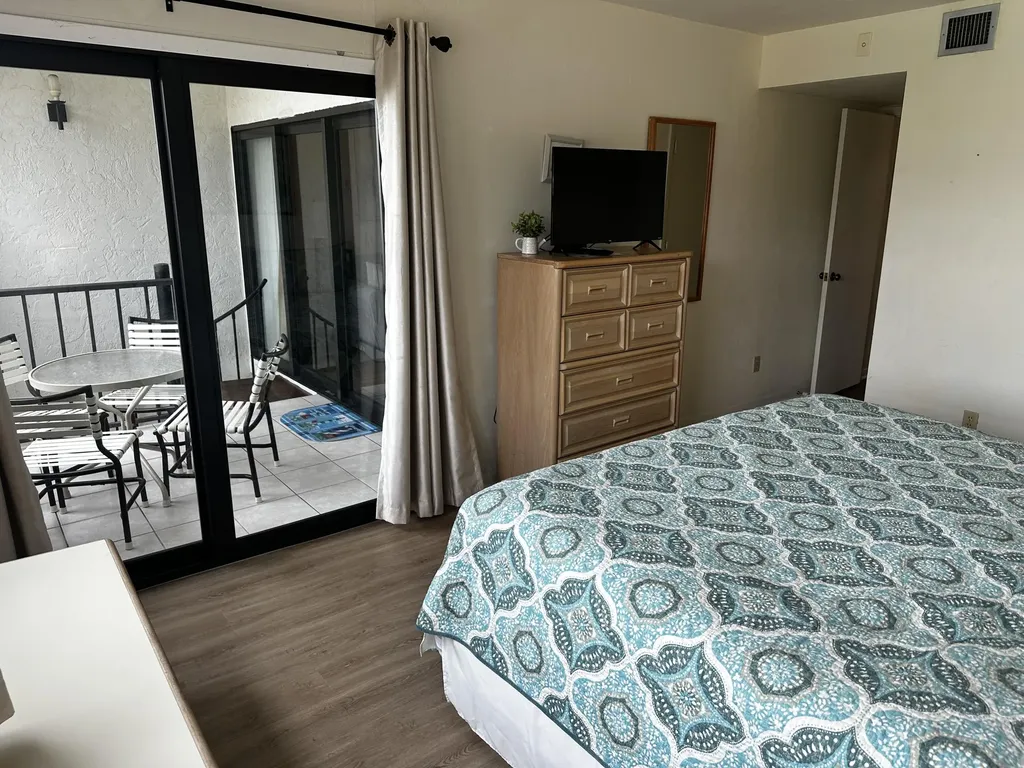 999 Anglers Marco Island FL 34145