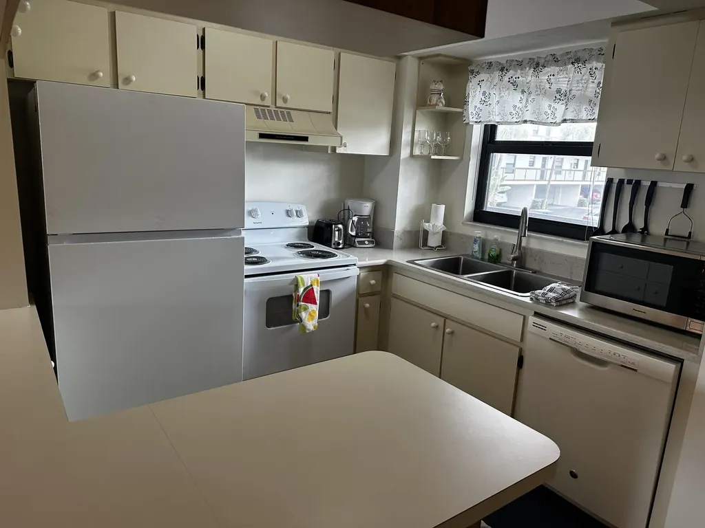 999 Anglers Marco Island FL 34145