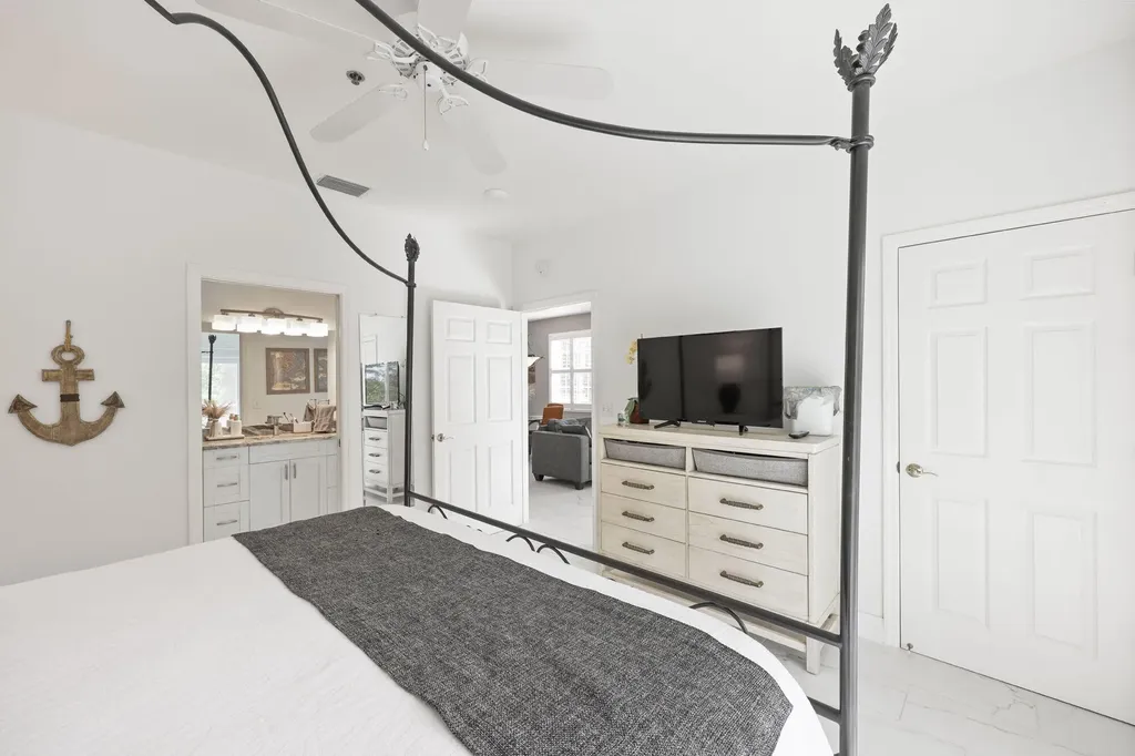 140 Palm Marco Island FL 34145