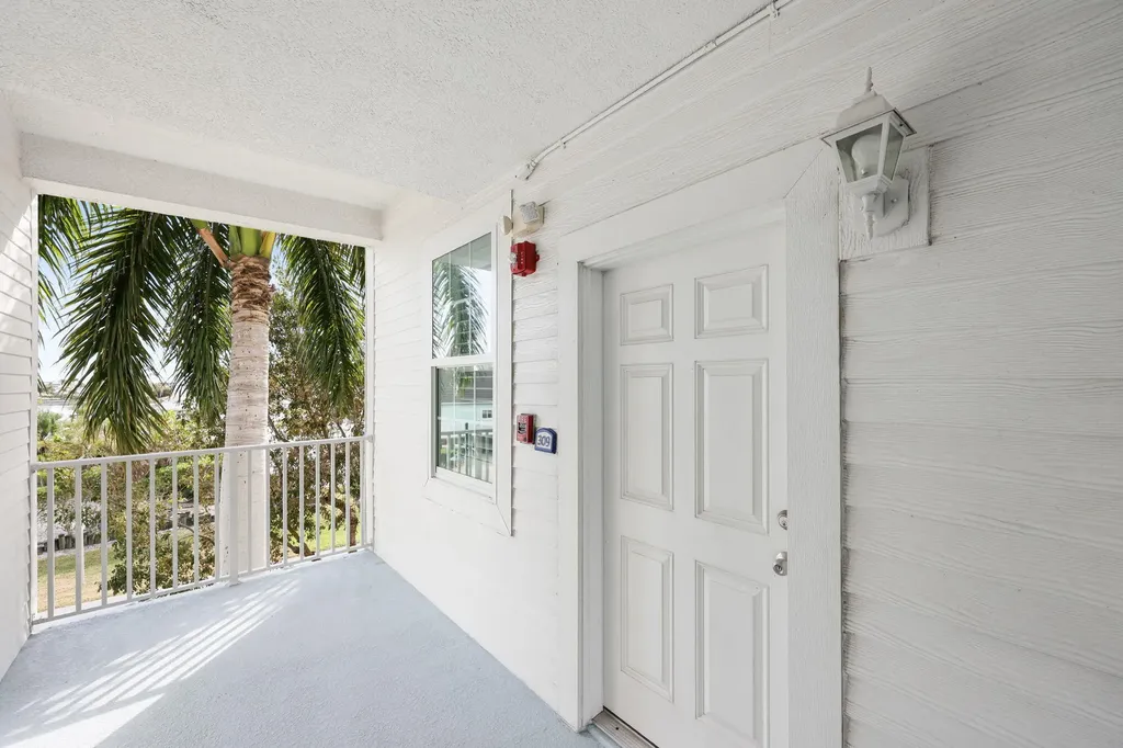 140 Palm Marco Island FL 34145