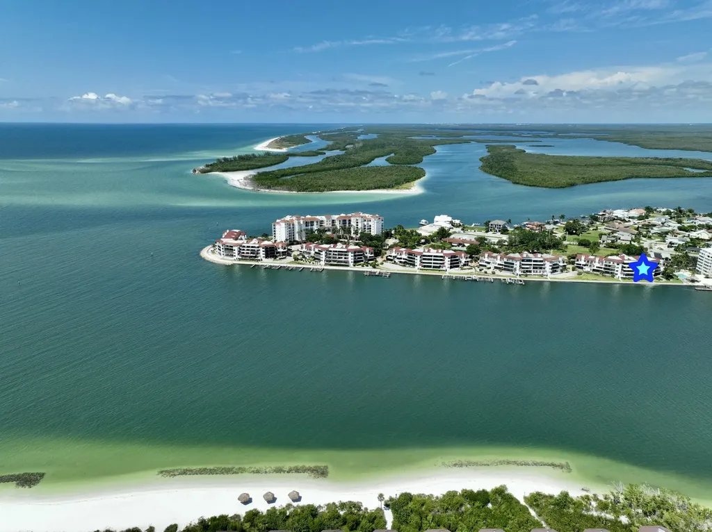 122 La Peninsula Boulevard Naples FL 34113