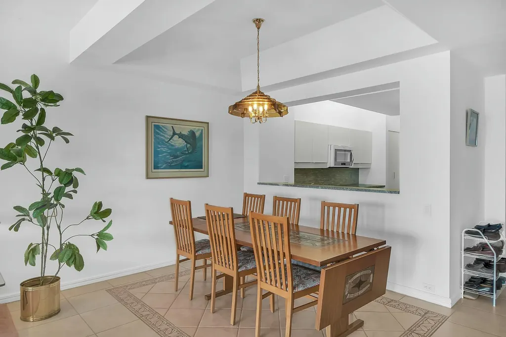 122 La Peninsula Boulevard Naples FL 34113